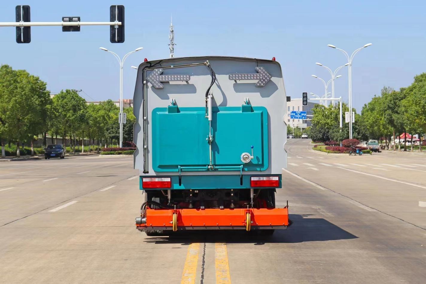 新款東風(fēng)小多利卡1方水4方塵吸塵車(chē)圖片5