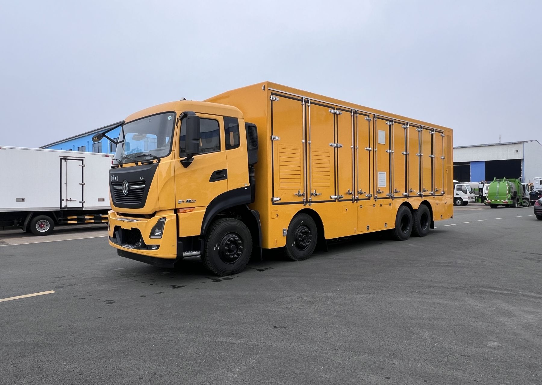 東風(fēng)天龍2000kwh移動(dòng)儲(chǔ)能電源車(chē)