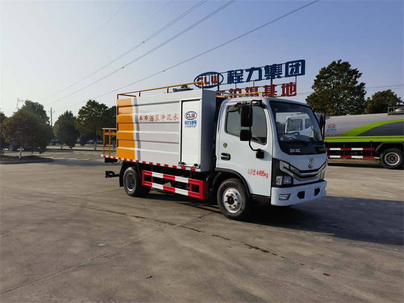 東風(fēng)小多利卡水泥凈漿灑布車(chē)