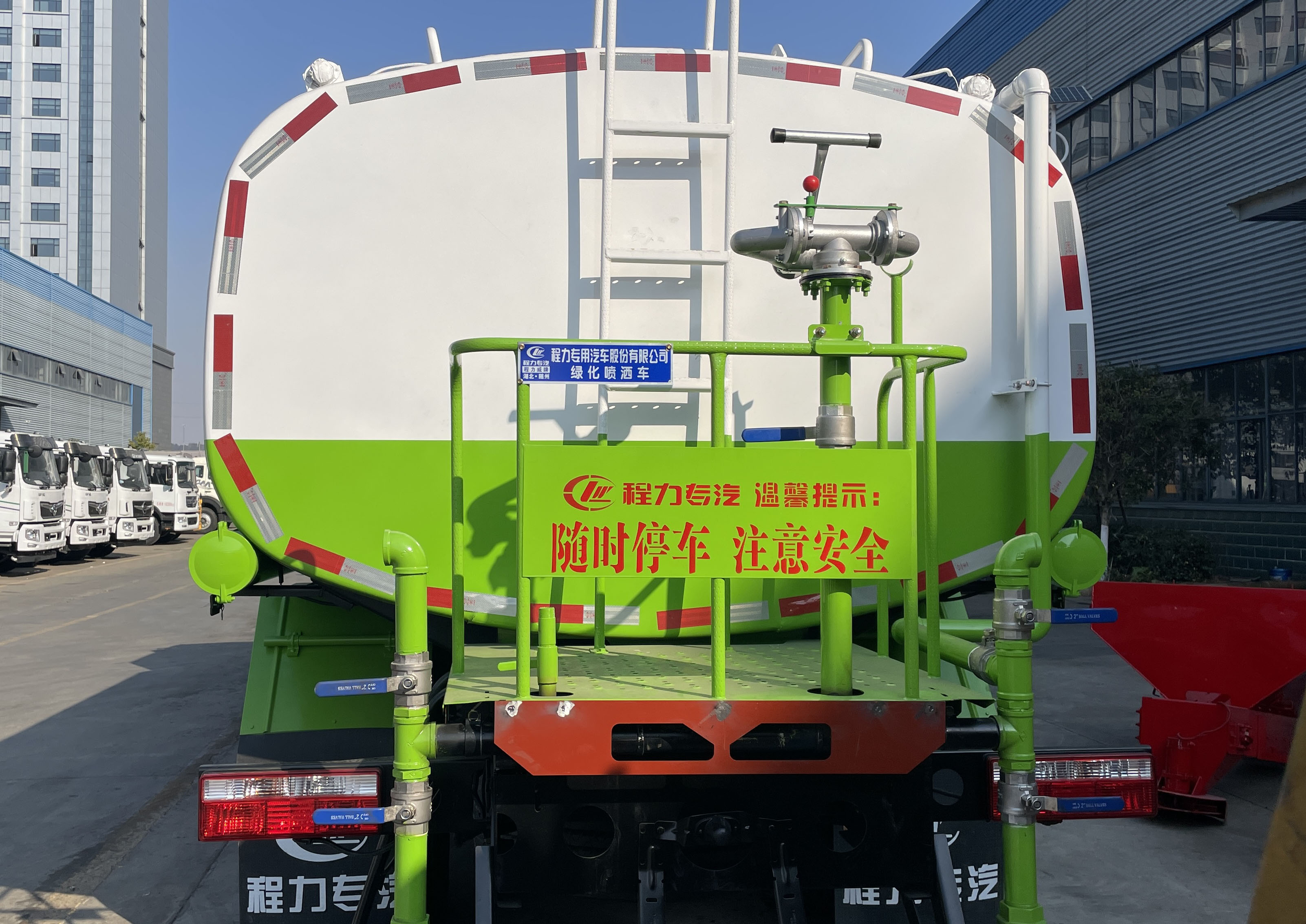 東風多利卡11方噴灑車圖片5
