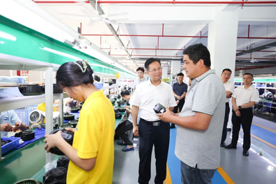 梁丁盛調(diào)研重點(diǎn)工業(yè)企業(yè) 深化電子產(chǎn)品研發(fā)創(chuàng)新，筑牢高質(zhì)量發(fā)展根基